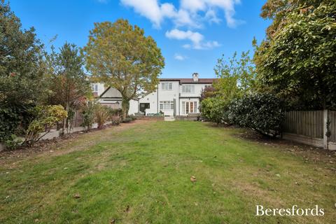 undefined, Leasway, Upminster, RM14