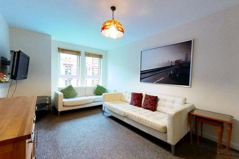 2 bedroom flat to rent, Springfield Gardens, Glasgow, G31