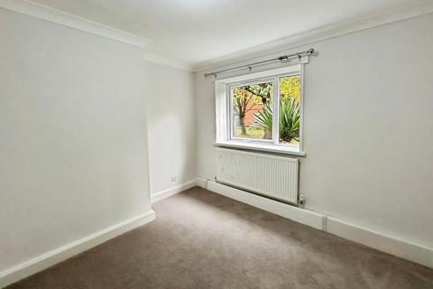 undefined, Squires Court, Canterbury Gardens, Salford, M5