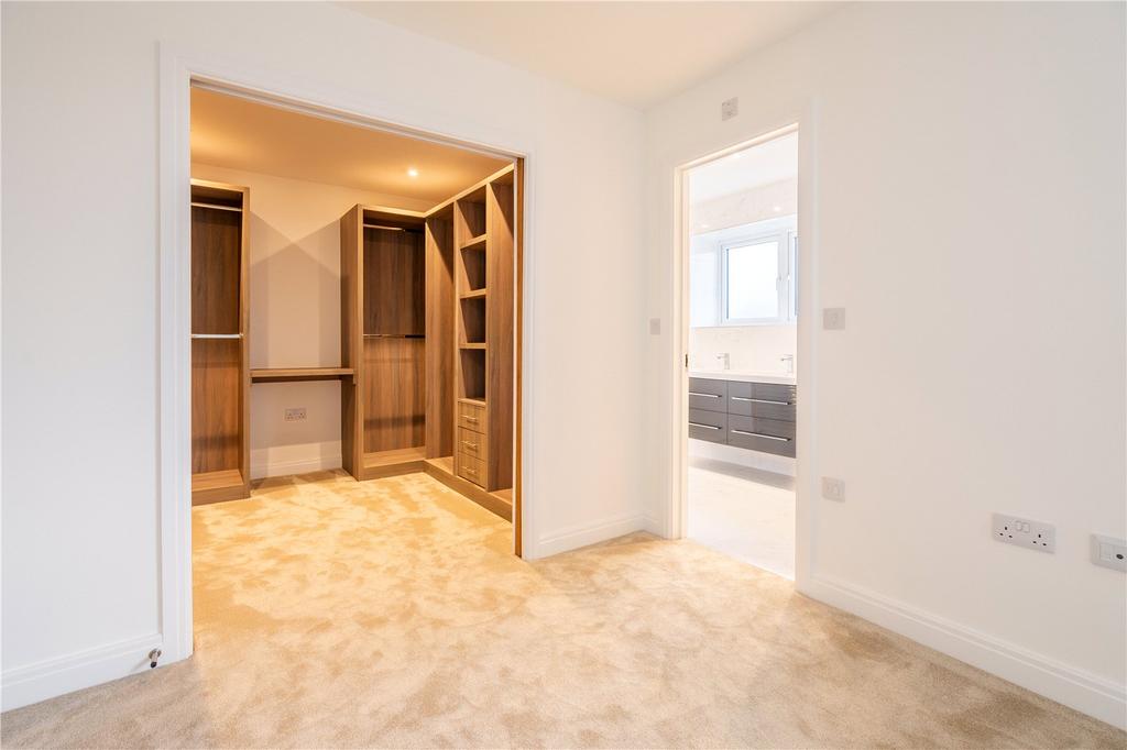Walk-In Wardrobe