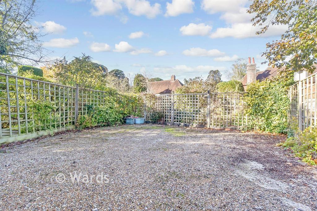 Driveway/Parking