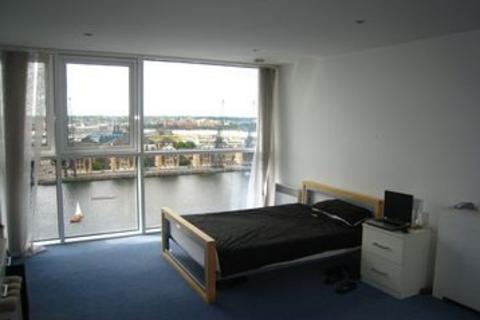 3 bedroom flat to rent, Royal Victoria Docks, Canary Wharf E16
