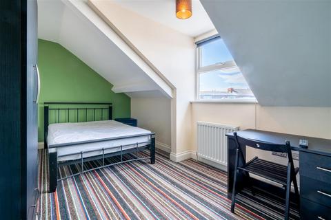 3 bedroom apartment to rent, £160pppw - Jesmond Road, Jesmond NE2