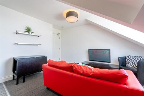 3 bedroom apartment to rent, £160pppw - Jesmond Road, Jesmond NE2
