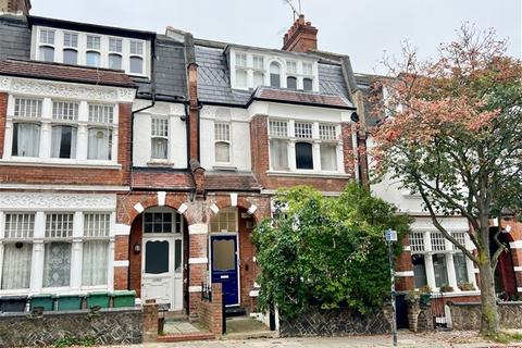 3 bedroom flat for sale, Glenmore Road, Belsize Park, London