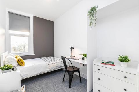 6 bedroom house to rent, Burley Road, Leeds LS4