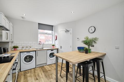 4 bedroom house to rent, Autumn Grove, Leeds LS6