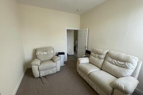 5 bedroom flat to rent, Strathmore Crescent, Newcastle upon Tyne NE4