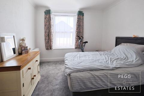 2 bedroom flat for sale, Forest Road, Torquay