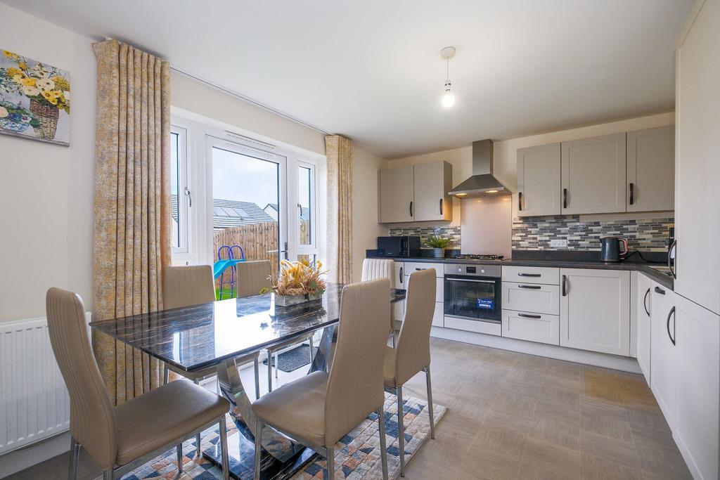 Dining kitchen