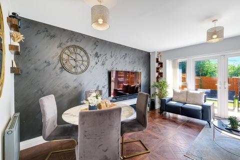 3 bedroom semi-detached house for sale, Meyers Close, Slough
