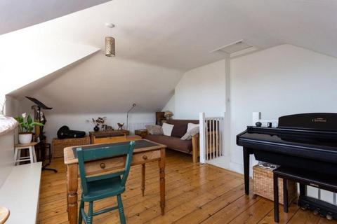 3 bedroom apartment to rent, N19