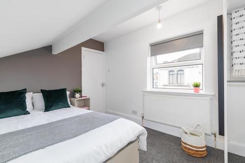 6 bedroom house to rent, Spring Grove View, Leeds LS6