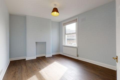 2 bedroom flat to rent, Minet Avenue, London NW10
