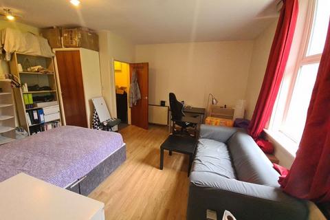 1 bedroom flat to rent, Moorland Road, Leeds LS6
