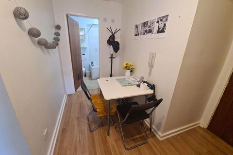 1 bedroom flat to rent, Moorland Road, Leeds LS6