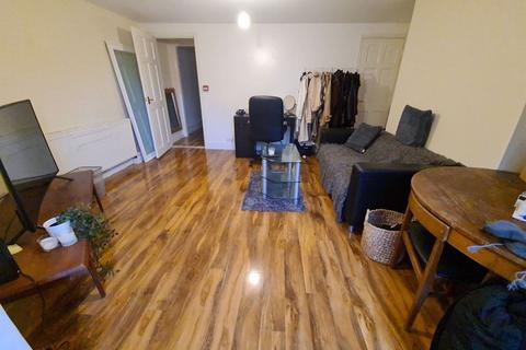 1 bedroom house to rent, 72a Queens Road, Leeds LS6