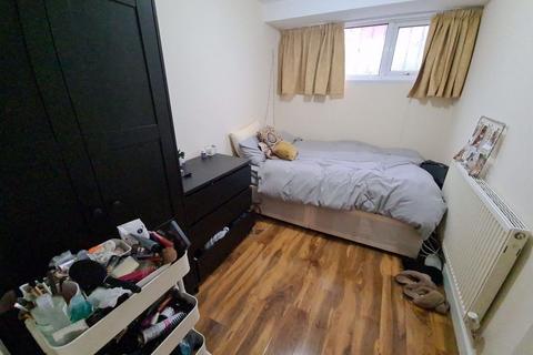 1 bedroom house to rent, 72a Queens Road, Leeds LS6