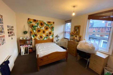 4 bedroom house to rent, Hessle View, Leeds LS6