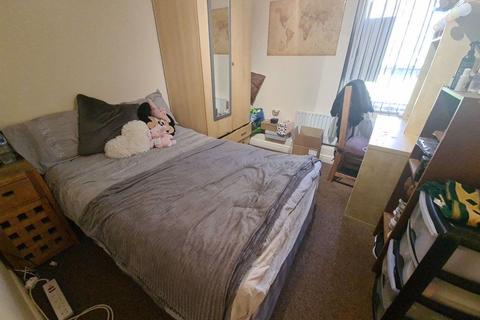 4 bedroom flat to rent, Victoria Street, Leeds LS3