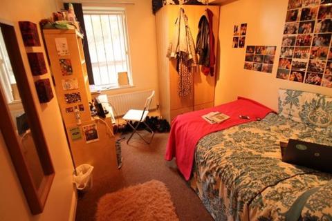 4 bedroom flat to rent, Victoria Street, Leeds LS3