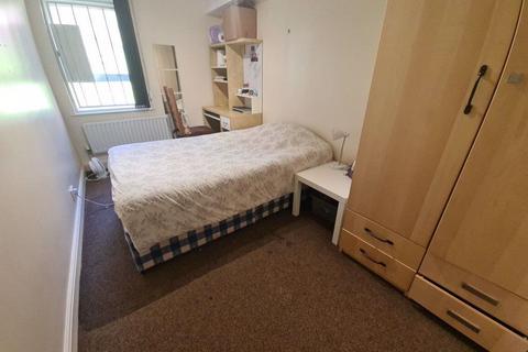 4 bedroom flat to rent, Victoria Street, Leeds LS3