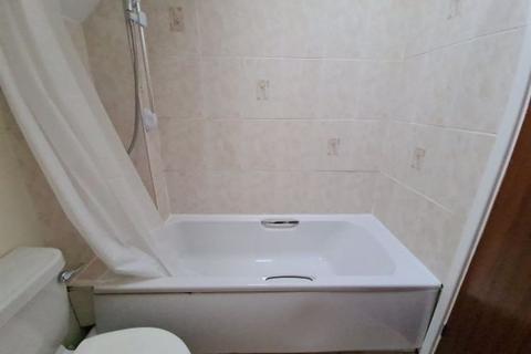 1 bedroom flat to rent, Moorland Road, Leeds LS6