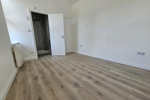 undefined, Middle 68-70 Abbey Road, Leeds LS5