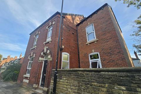 2 bedroom flat to rent, 85A 85a Victoria Road, Leeds LS6