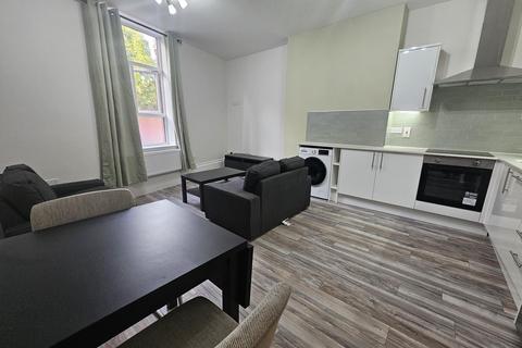 2 bedroom flat to rent, 85A 85a Victoria Road, Leeds LS6