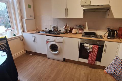 1 bedroom flat to rent, B Holly Bank, Leeds LS6