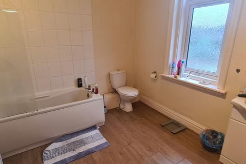 1 bedroom flat to rent, B Holly Bank, Leeds LS6