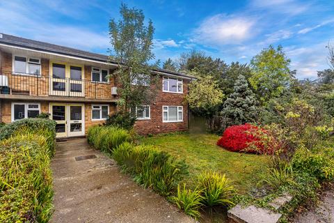 3 bedroom apartment for sale, Vicarage Lane, Horley RH6