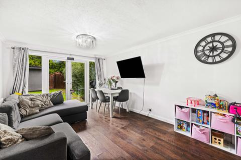 3 bedroom apartment for sale, Vicarage Lane, Horley RH6