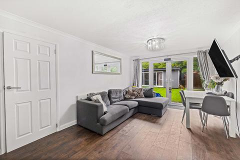 3 bedroom apartment for sale, Vicarage Lane, Horley RH6