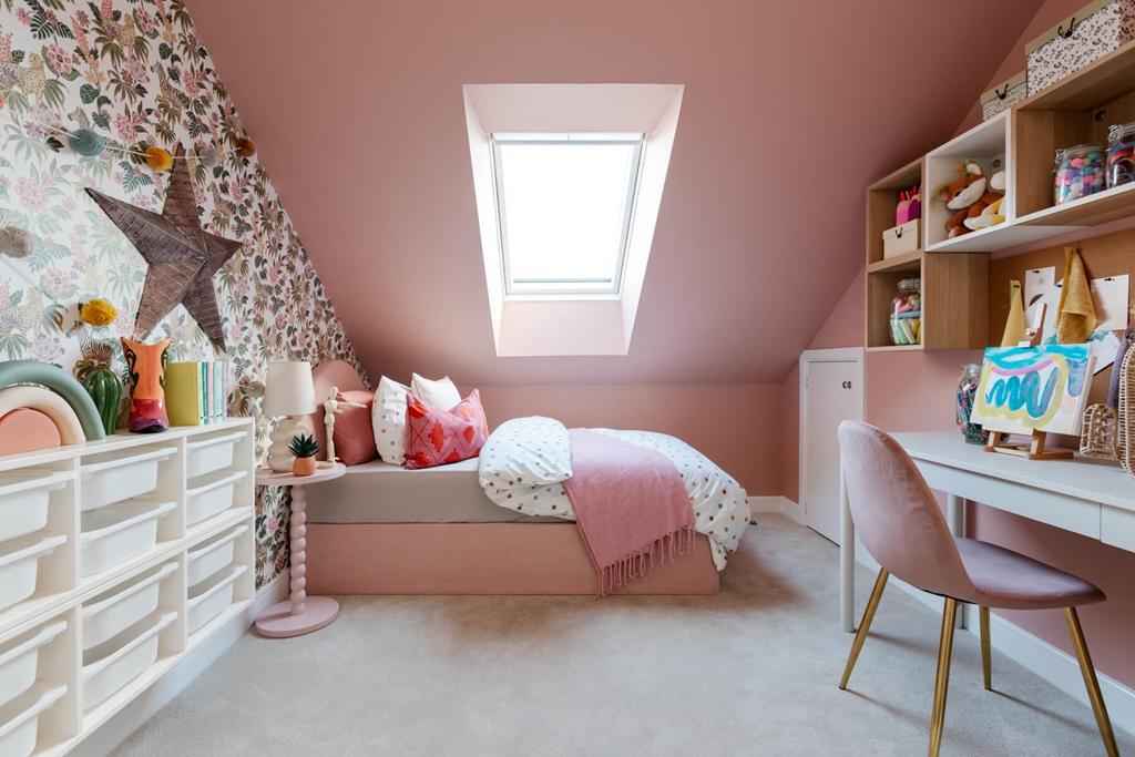 Perfect child's bedroom or home office