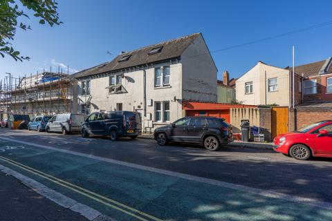 1 bedroom flat for sale, Stamshaw Road, Portsmouth PO2