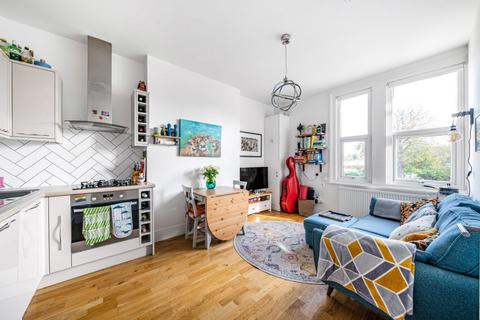 2 bedroom flat for sale, Streatham High Road, Streatham, London, SW16
