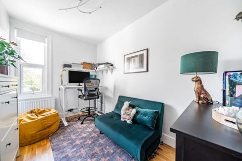 2 bedroom flat for sale, Streatham High Road, Streatham, London, SW16