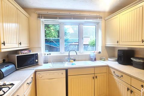 4 bedroom detached house to rent, Moneyer Road, Andover SP10