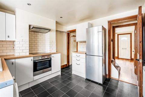 237 Kingston Road, Leatherhead, KT22 7PE