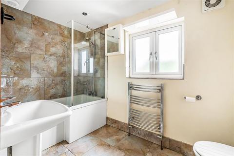 237 Kingston Road, Leatherhead, KT22 7PE