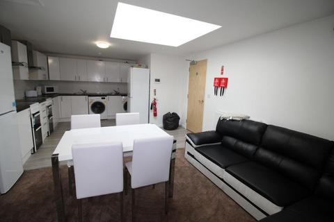 10 bedroom flat to rent, 146a, Parade, Leamington Spa