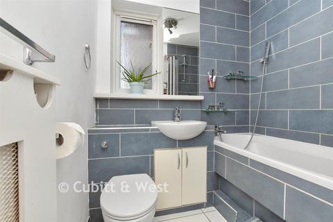 40 Shearing Drive, Carshalton, SM5 1BL