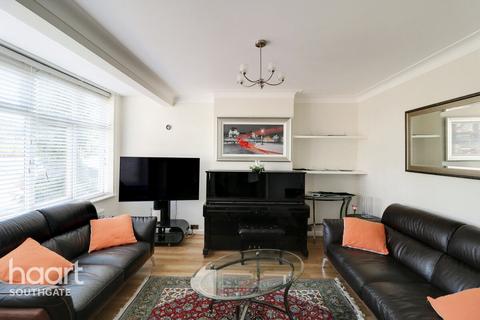 undefined, Shamrock Way, London