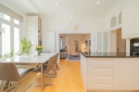3 bedroom flat for sale, Langham Mansions, London SW5