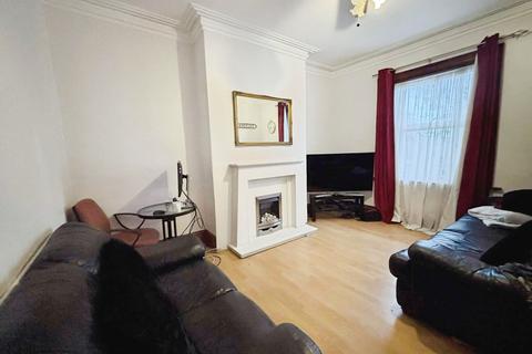 4 bedroom terraced house for sale, Wesley Street, Leeds, LS27