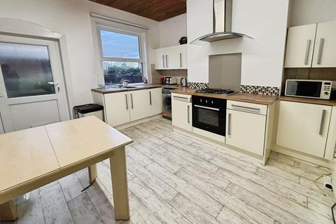 4 bedroom terraced house for sale, Wesley Street, Leeds, LS27