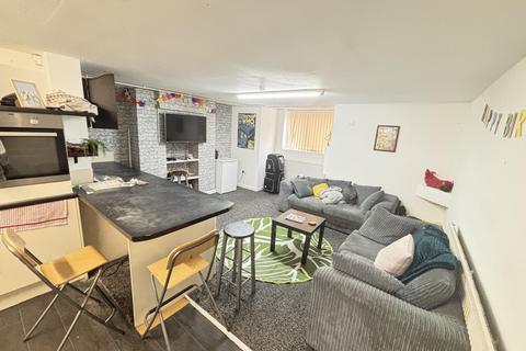 6 bedroom house to rent, Cliff Mount, Leeds LS6