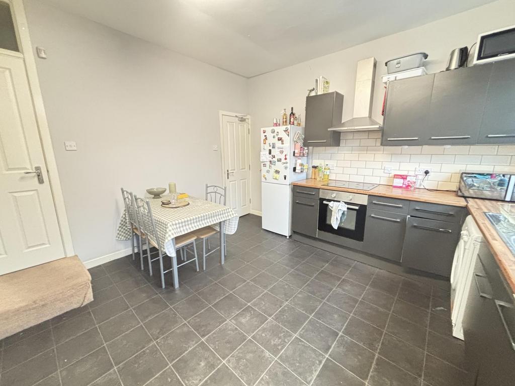 Bright and modern kitchen with ample space for ...